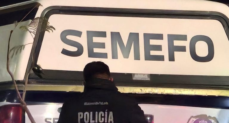 Ocupante de auto es ultimando a tiros en Jungapeo; bala perdida hiere a un joven