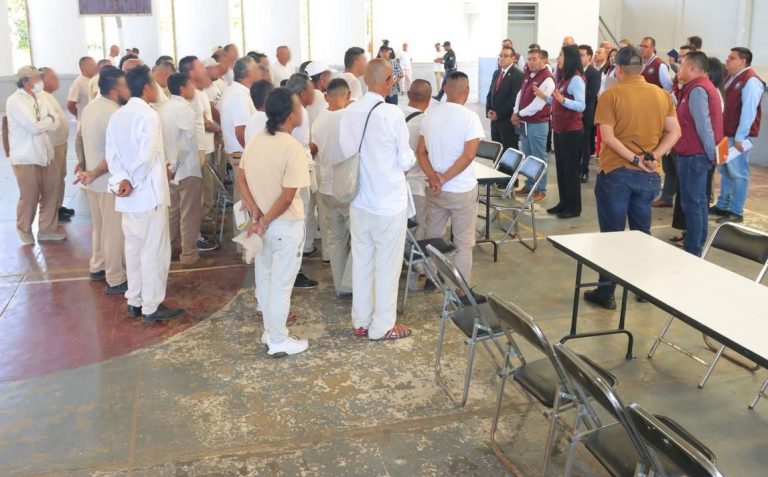 Instituto de la Defensoría Pública lleva asesoría legal gratuita al penal de Uruapan