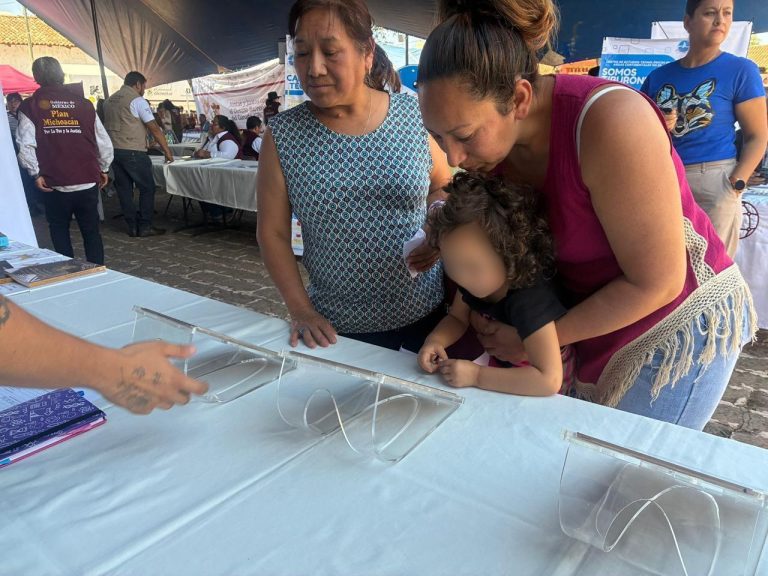 Acerca UMSNH la ciencia a los municipios a través de las ferias científicas 