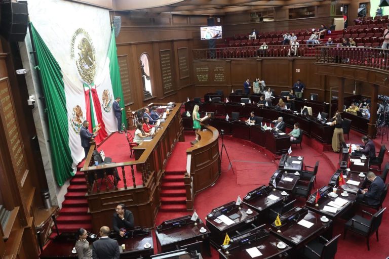 Analiza Congreso sesión virtual para dar trámite a nueva licencia de Carlos Torres Piña