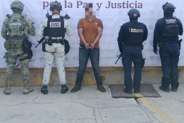 Tras enfrentamientos en localidades de Apatzingán, aseguran vehículos con reporte de robo, un arma y hay un detenido
