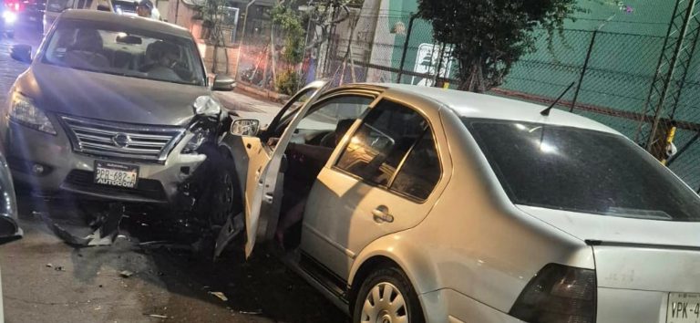 Derrapa motociclista al poniente de Morelia y chocan dos autos en el Centro Histórico
