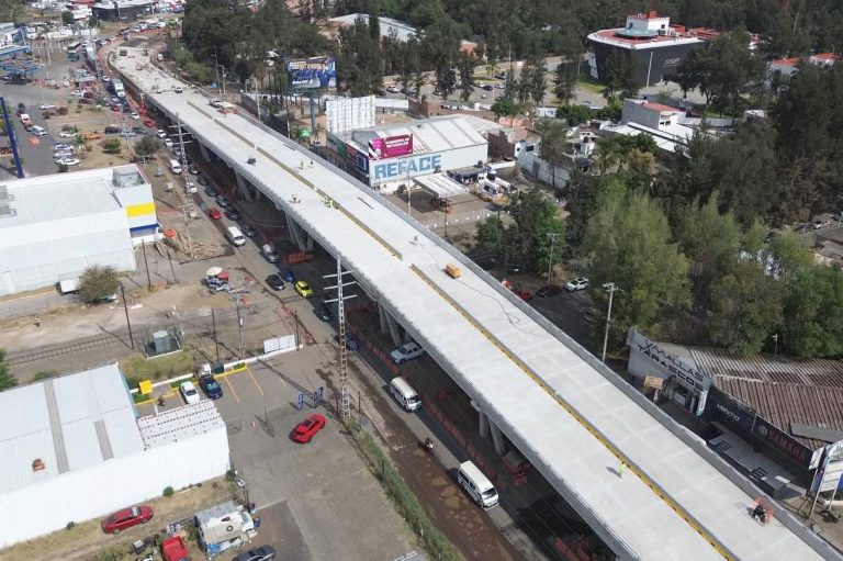 Paso vehícular ferroviario abre este martes por la noche: SCOP