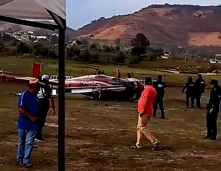 Cae helicóptero en la Presa del Bosque, en Zitácuaro; hay cinco lesionados