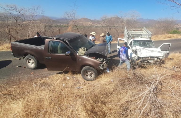 Choque en carretera Huetamo-Churumuco deja una mujer muerta