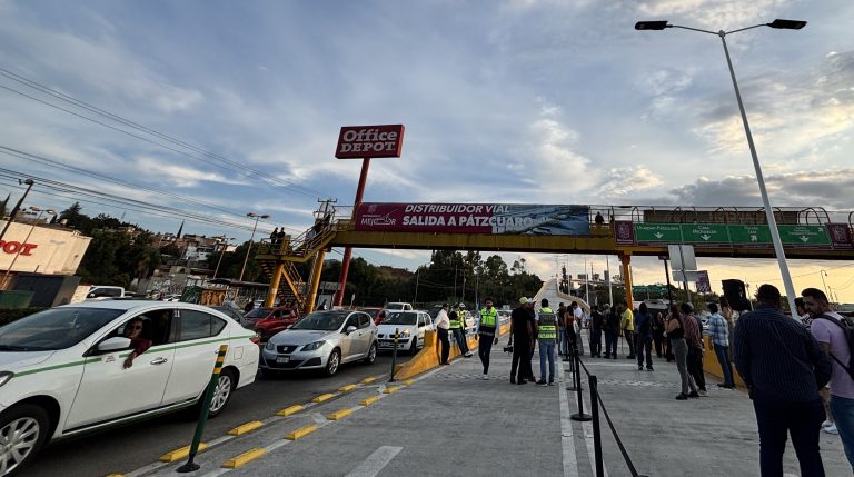 Aperturan paso superior vehicular en salida a Pátzcuaro