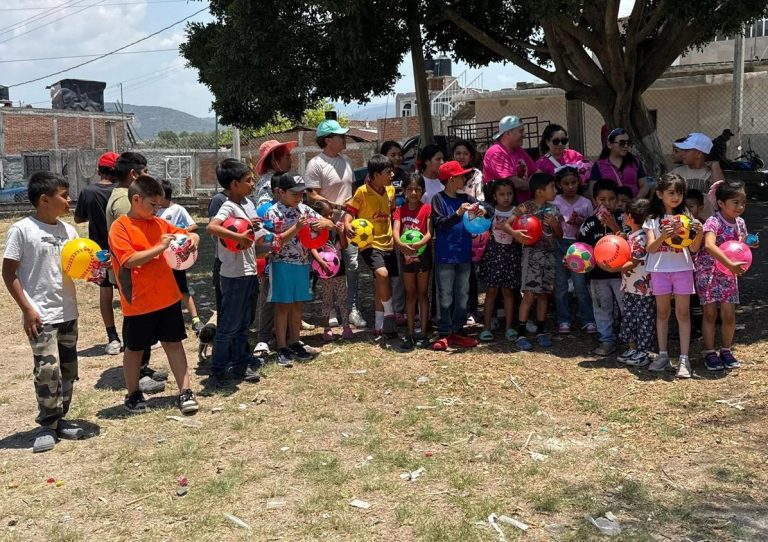 Lleva Fuerza Generacional Ciudadana alegría y conciencia social a la niñez de Indaparapeo