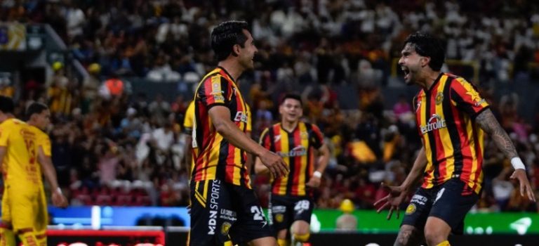 El colero UdeG se impuso al Atlético Morelia 2-0