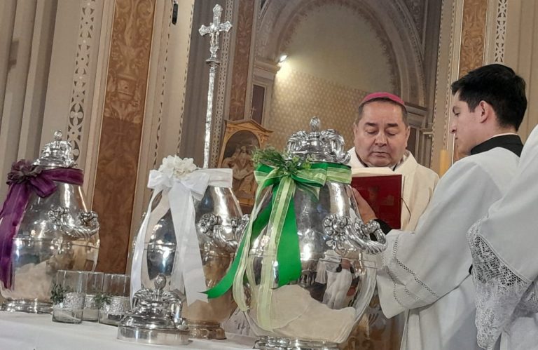 En un contexto actual de muerte y dolor, el Señor Jesús se reafirma en los sacerdotes ungidos para vendar a las víctimas