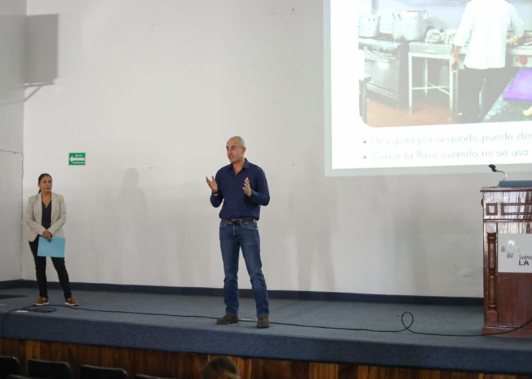 El uso responsable del agua en el área de la salud es vital: OOAPAS