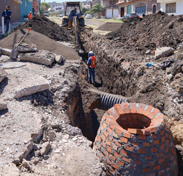 Más obra, mejores servicios en la colonia Ilustres Novohispanos