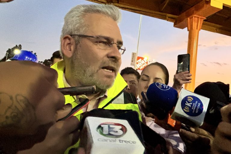 Policías de Ecuandureo deberán volver a prisión y continuar juicio: gobernador