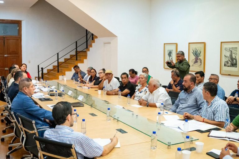 Instalan mesa de diálogo para destrabar huelga en la UMSNH