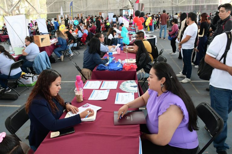 Más de mil 800 oportunidades de trabajo se ofertaron en 5 municipios de Michoacán