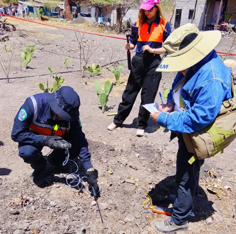 Actividad hidrotermal, el fenómeno de El Salitre; no es un volcán ni un géiser