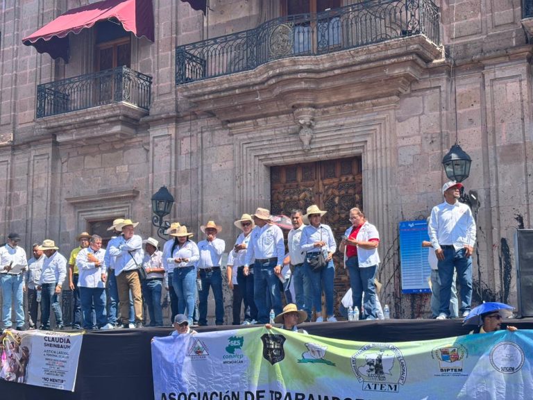 Arriban trabajadores al primer cuadro de la ciudad 