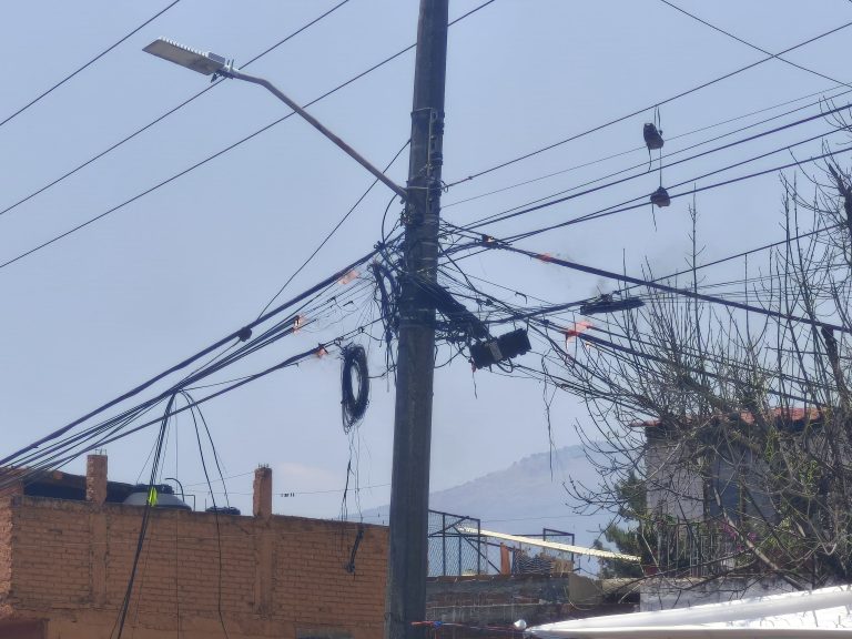 Arde cableado de baja tensión en la colonia Indeco Expropiación Petrolera, Morelia