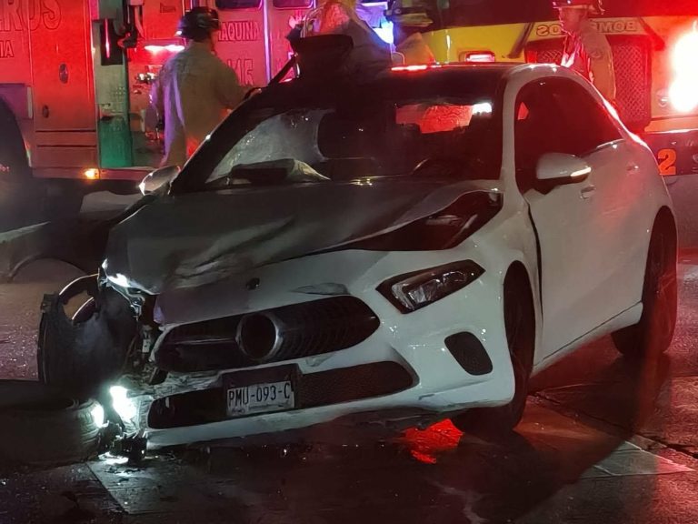 Se registra choque entre dos vehículos sobre la avenida Camelinas, al sur de Morelia