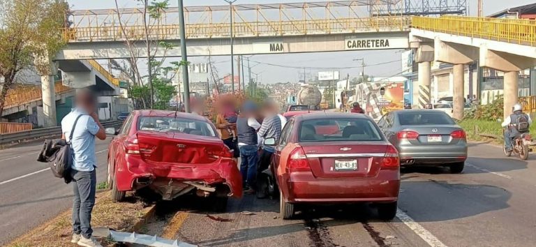 Se registra choque vehicular múltiple en la Morelos Norte, salida a Salamanca