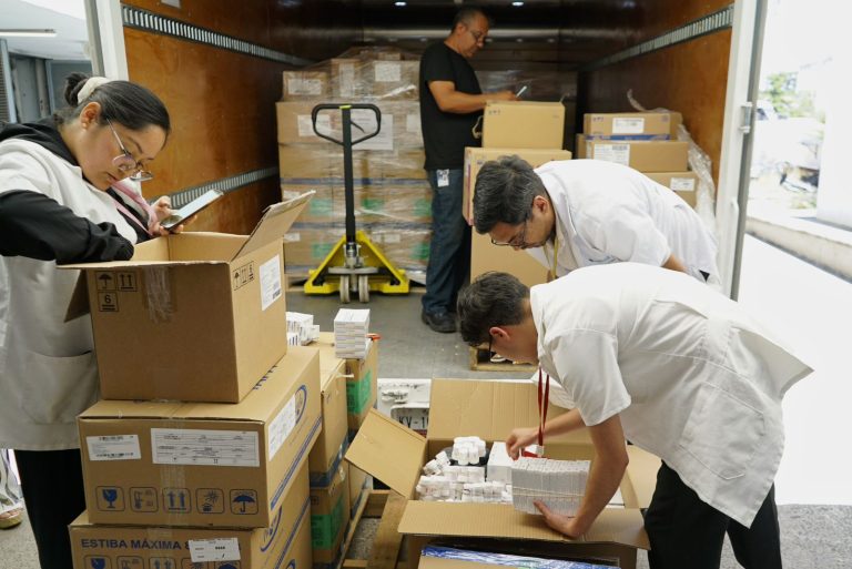 Refuerzan SSM e IMSS-Bienestar abasto de medicamentos en el Hospital General Dr. Miguel Silva