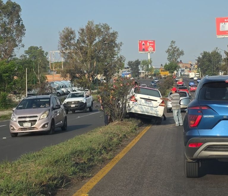 Se registra accidente automovilístico en la avenida Morelos Norte de Morelia