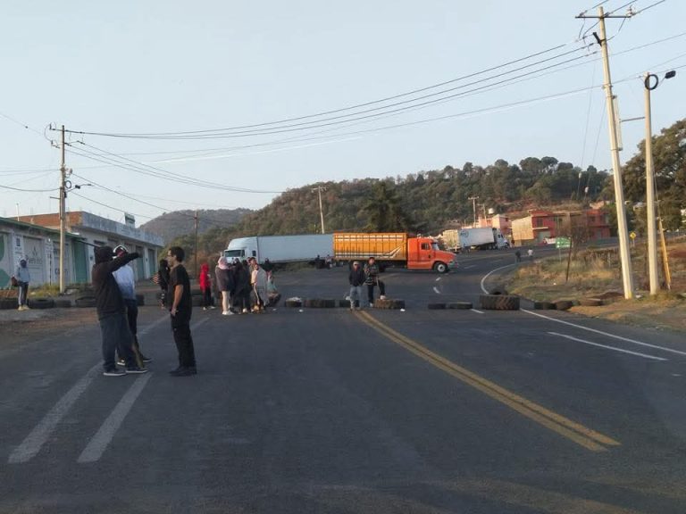 Comunidades asediadas por el crimen bloquean carreteras en cinco puntos