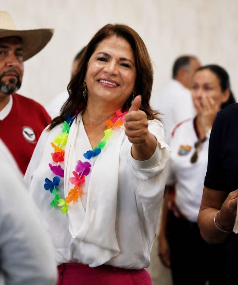 Reconoce Fabiola Alanís lucha sindical del SUTACONALEPMICH en defensa de la educación y los derechos laborales