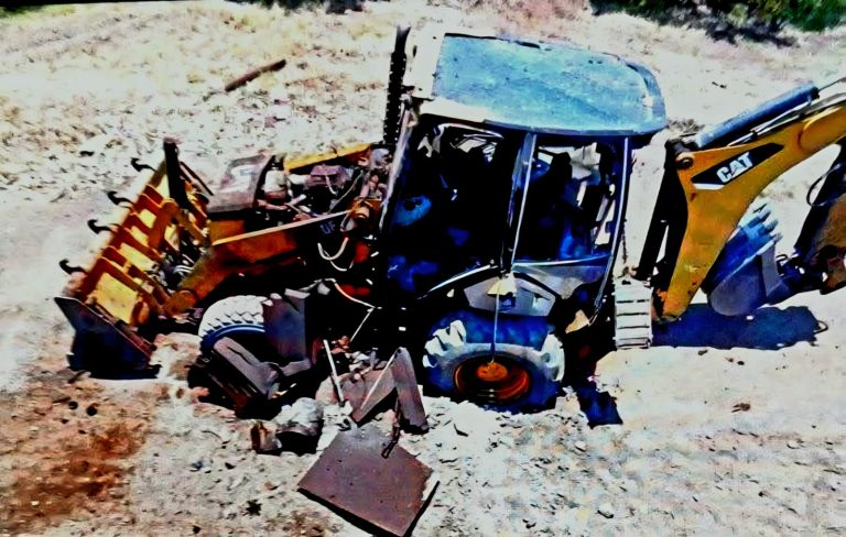 Operador de maquinaria pesada herido, tras estallido de explosivo improvisado en Loma de Los Hoyos