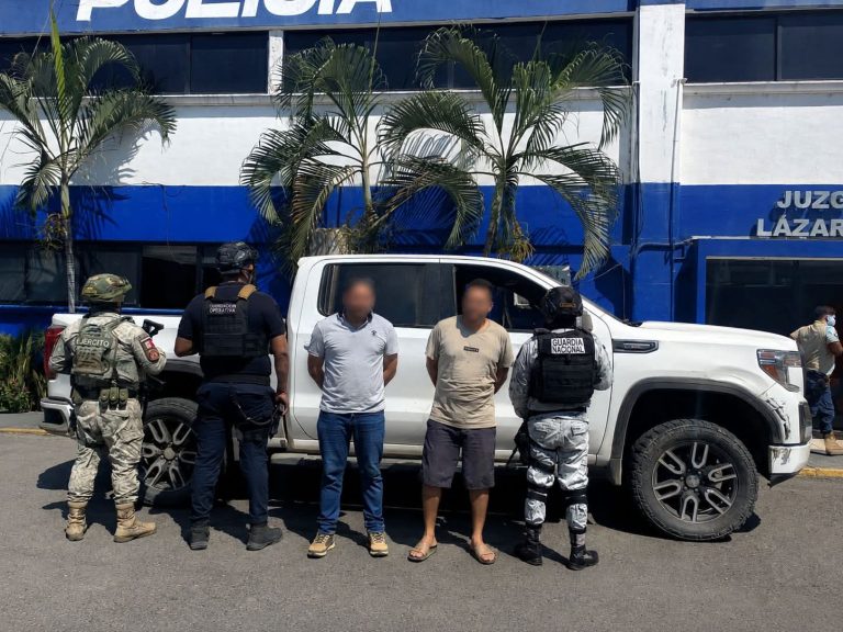 Aseguran a dos hombres armados tras operativo interinstitucional en Lázaro Cárdenas