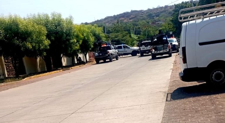 Ataque armado en Apatzingán deja tres muertos; una víctima falleció en el hospital