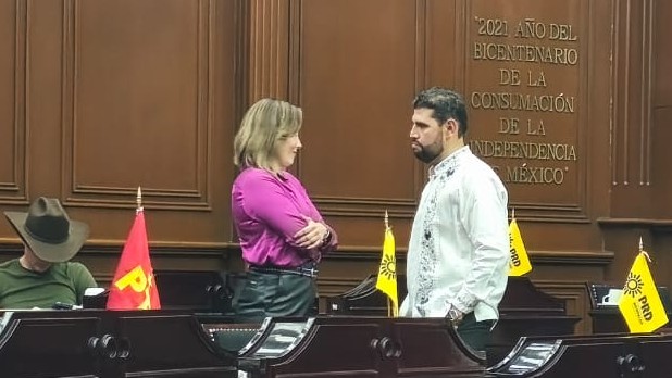 La “hija del sol” baja el amarillo de su curul, aunque aún coordina bancada del PRD Michoacán
