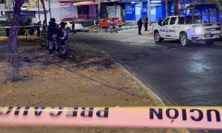 Hombre es asesinado a balazos, en la colonia La Quinta de Uruapan