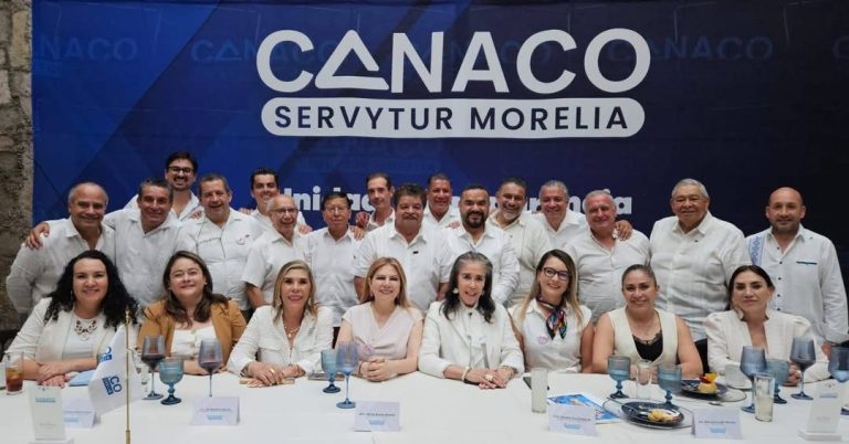 Acompaña Sefeco toma de protesta de Consejo y Mesa Directiva de la Canaco