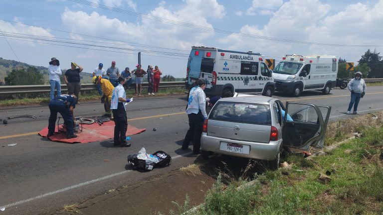 Fallece en hospital el automovilista que chocó contra un volteo en la carretera Morelia-Quiroga