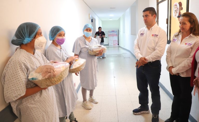 Entregan DIF Morelia y voluntariado ciudadano canastillas a madres de recién nacidos