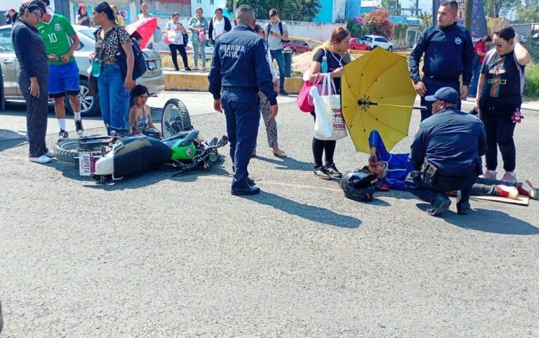 Choque entre moto y patrulla de la Guardia Civil deja dos heridos en la avenida Siervo de la Nación