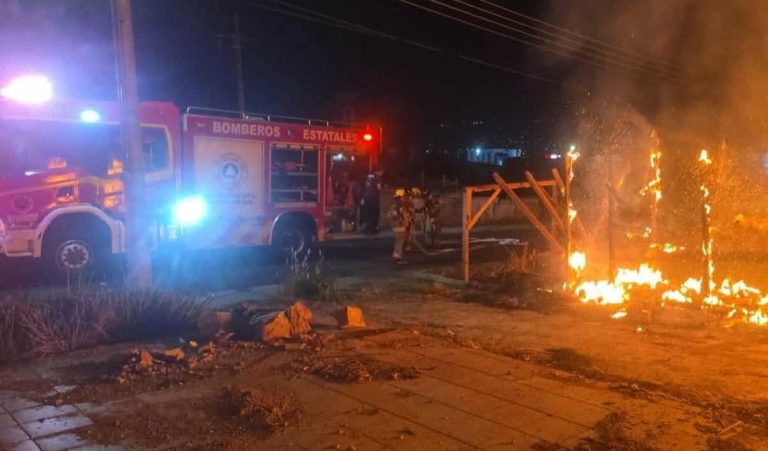 Se registra incendio de una cabaña en la colonia Ana María Gallaga, en Morelia
