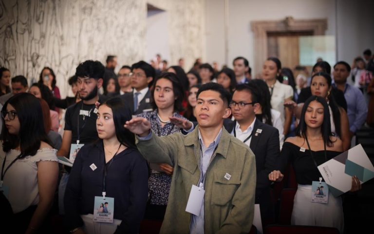 Presentan primera generación de Embajadoras y Embajadores Juveniles Anticorrupción
