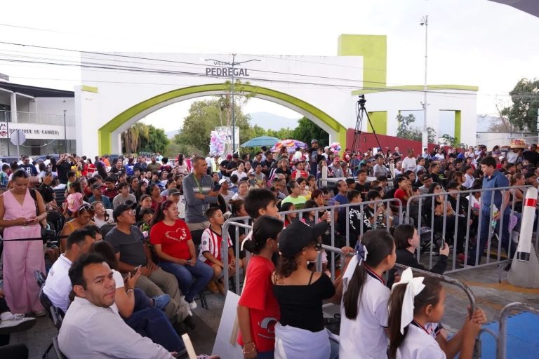 Celebran primer aniversario del Paso Catrinas