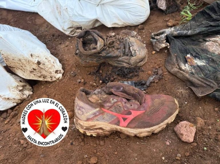 Madres buscadoras localizan restos de dos personas en fosas clandestinas de Uruapan