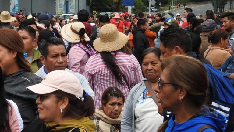 Docentes del sector indígena se movilizan exigiendo que gobierno garantice seguridad
