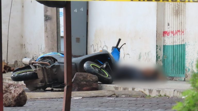 Un adolescente asesinado y un joven herido, saldo de agresión armada en el Centro de Jacona