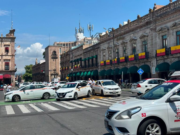 No se permitirá que taxis se quieran parar «dónde se les dé su gana»: alcalde