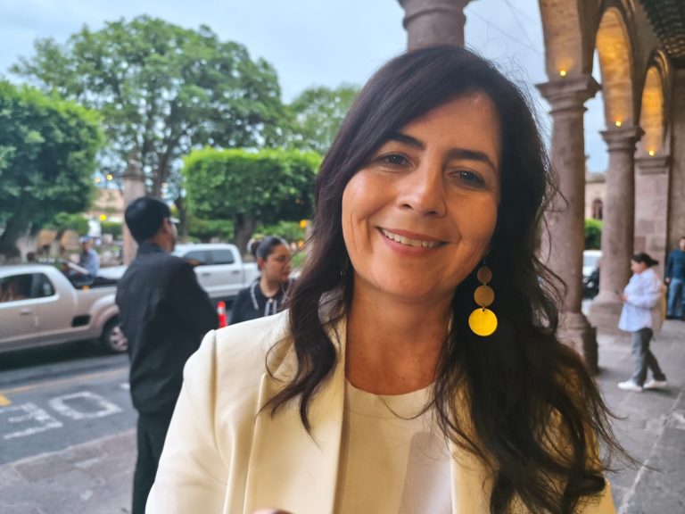 Gabriela Molina descarta renunciar a sus aspiraciones y aguarda reglas de Morena para 2027