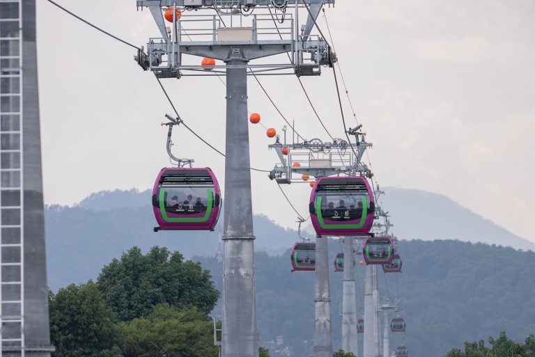 Un millón de pasajeros respaldan el éxito y la modernidad del teleférico de Uruapan: Bedolla