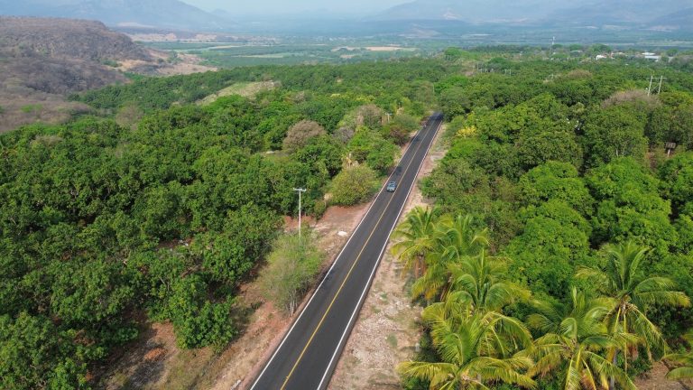 Michoacán rehabilita más de 2 mil kilómetros de red carretera estatal: Rogelio Zarazúa