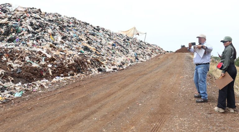 Clausuran basurero municipal de Ziracuaretiro