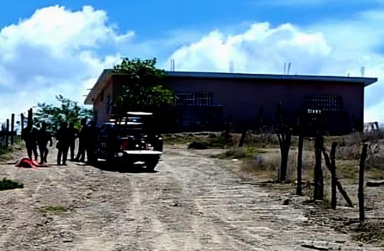 Abandonan cadáver baleado en brecha de la tenencia de La Mira