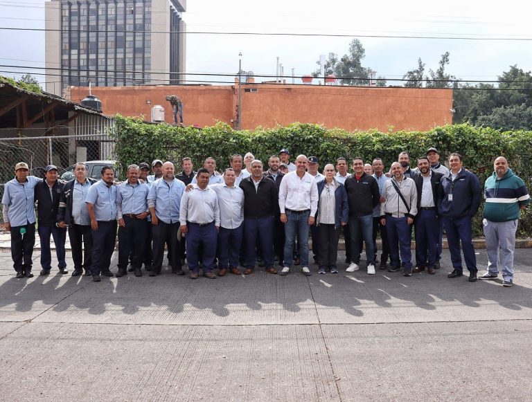 Reconocen a padres trabajadores del Ooapas