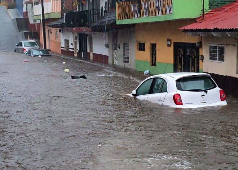 Tromba deja severas afectaciones en distintos puntos Uruapan